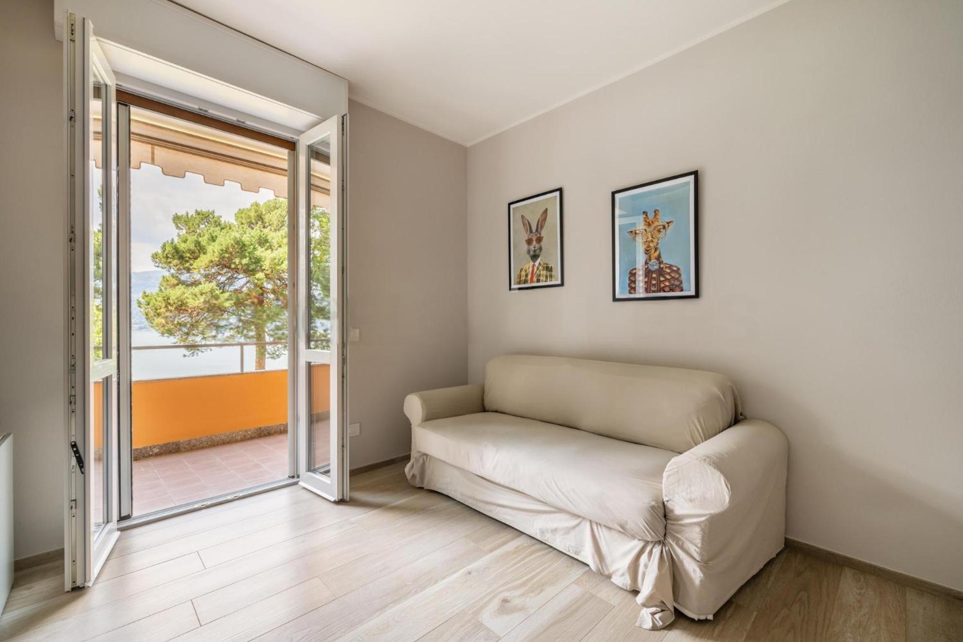 La Casa Di Giulia - Holiday Home Ranco Exterior photo